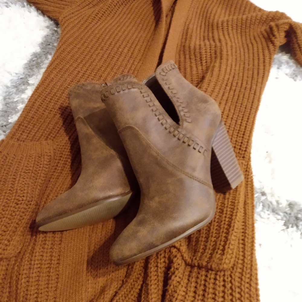 Zigi girl rustic booties